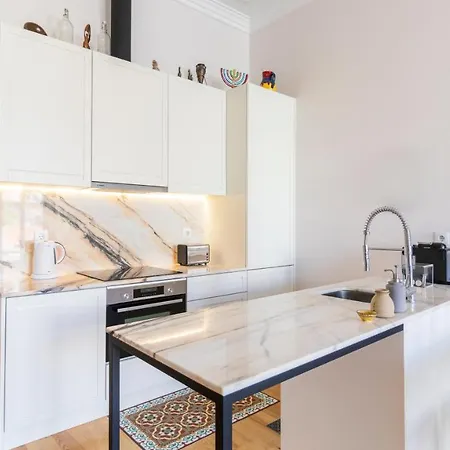 Duque Flat - Ac & Balcony By Lovelystay Apartment